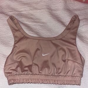 Nike size small sports bra relaxed for athletic